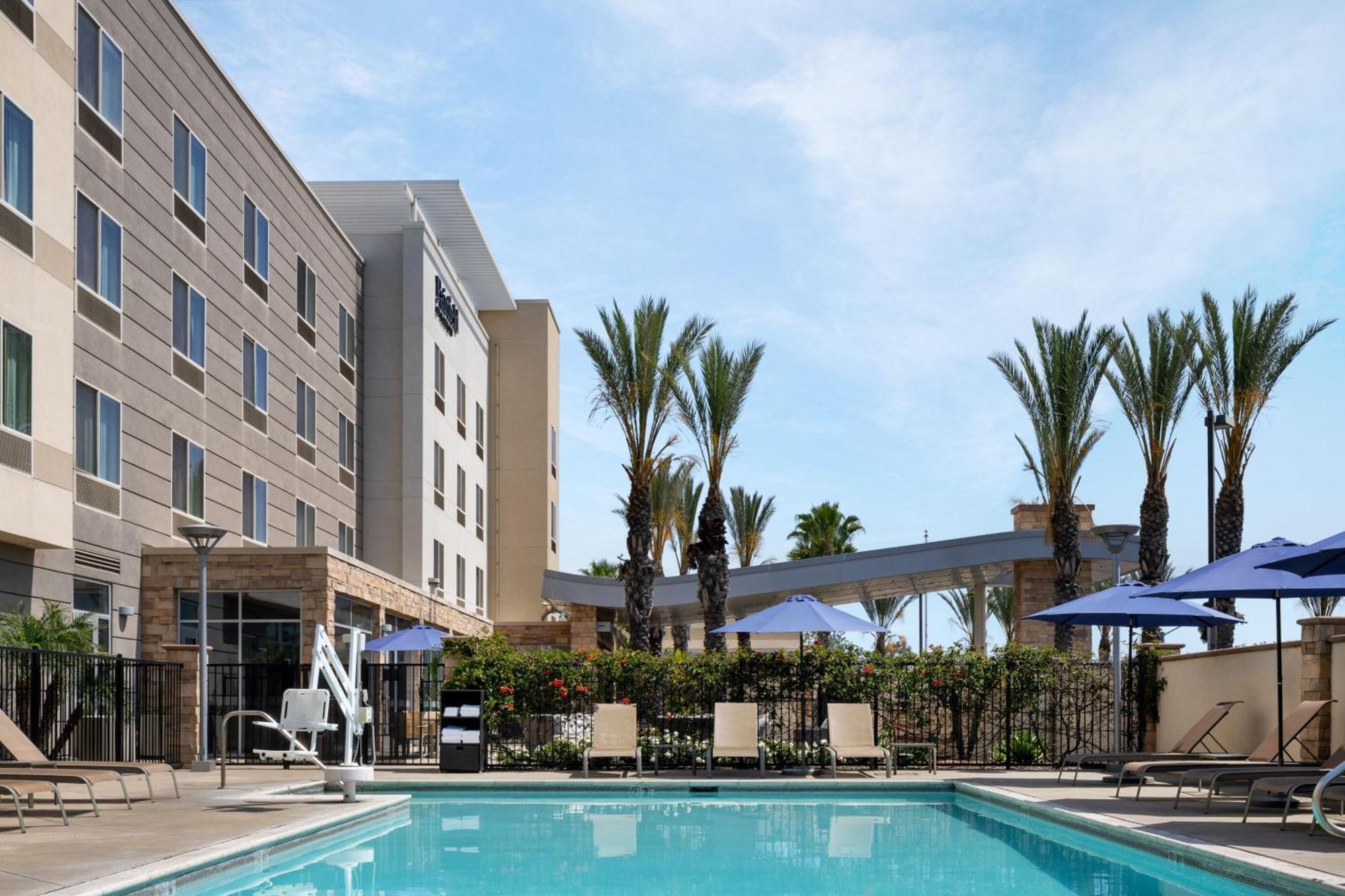 Fairfield Inn & Suites By Marriott Tustin Orange County Екстериор снимка